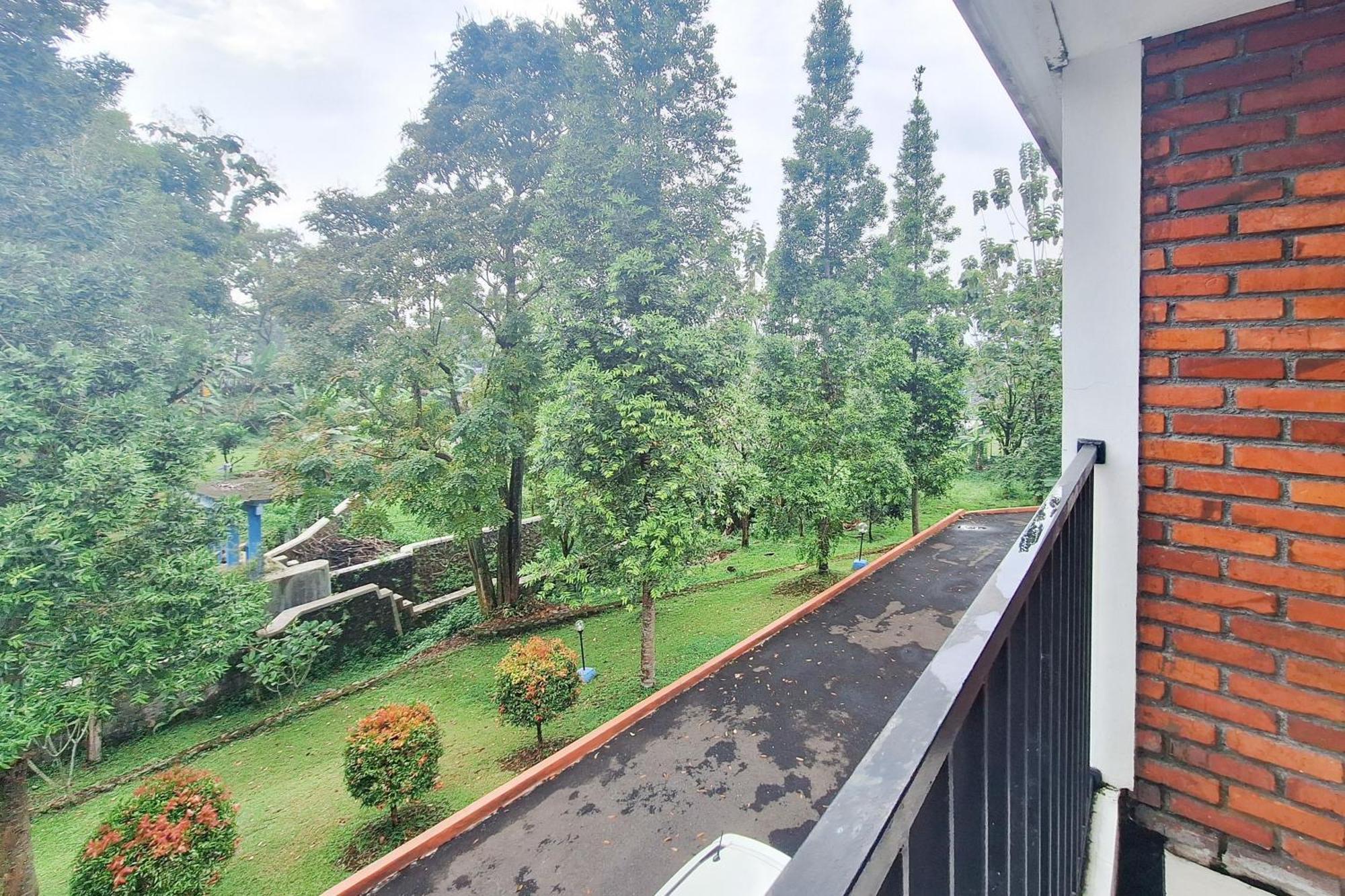 Reddoorz Resort At Tridaya Cisarua Puncak 외부 사진
