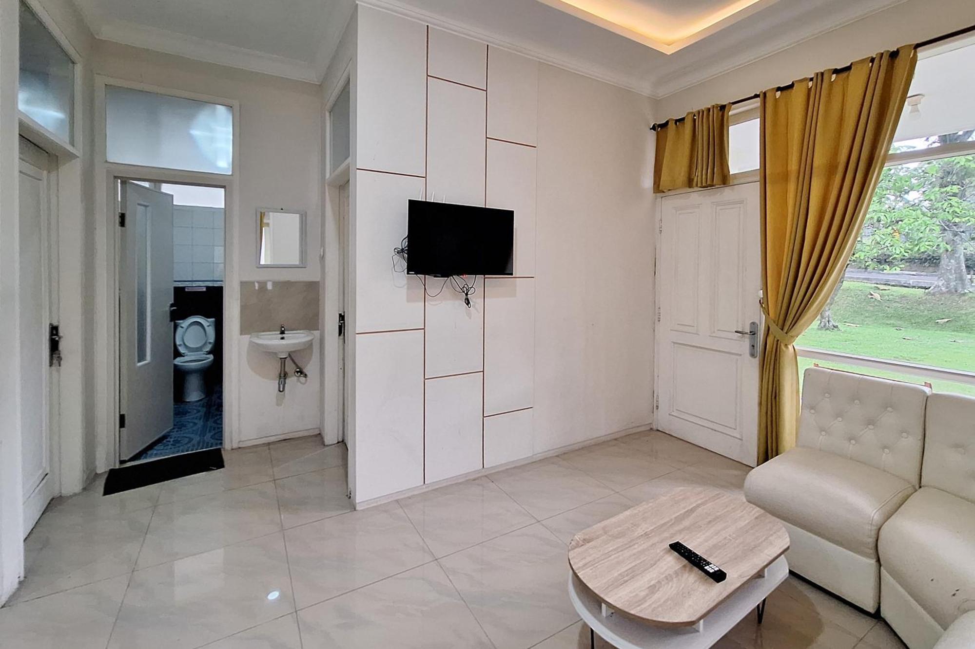Reddoorz Resort At Tridaya Cisarua Puncak 외부 사진