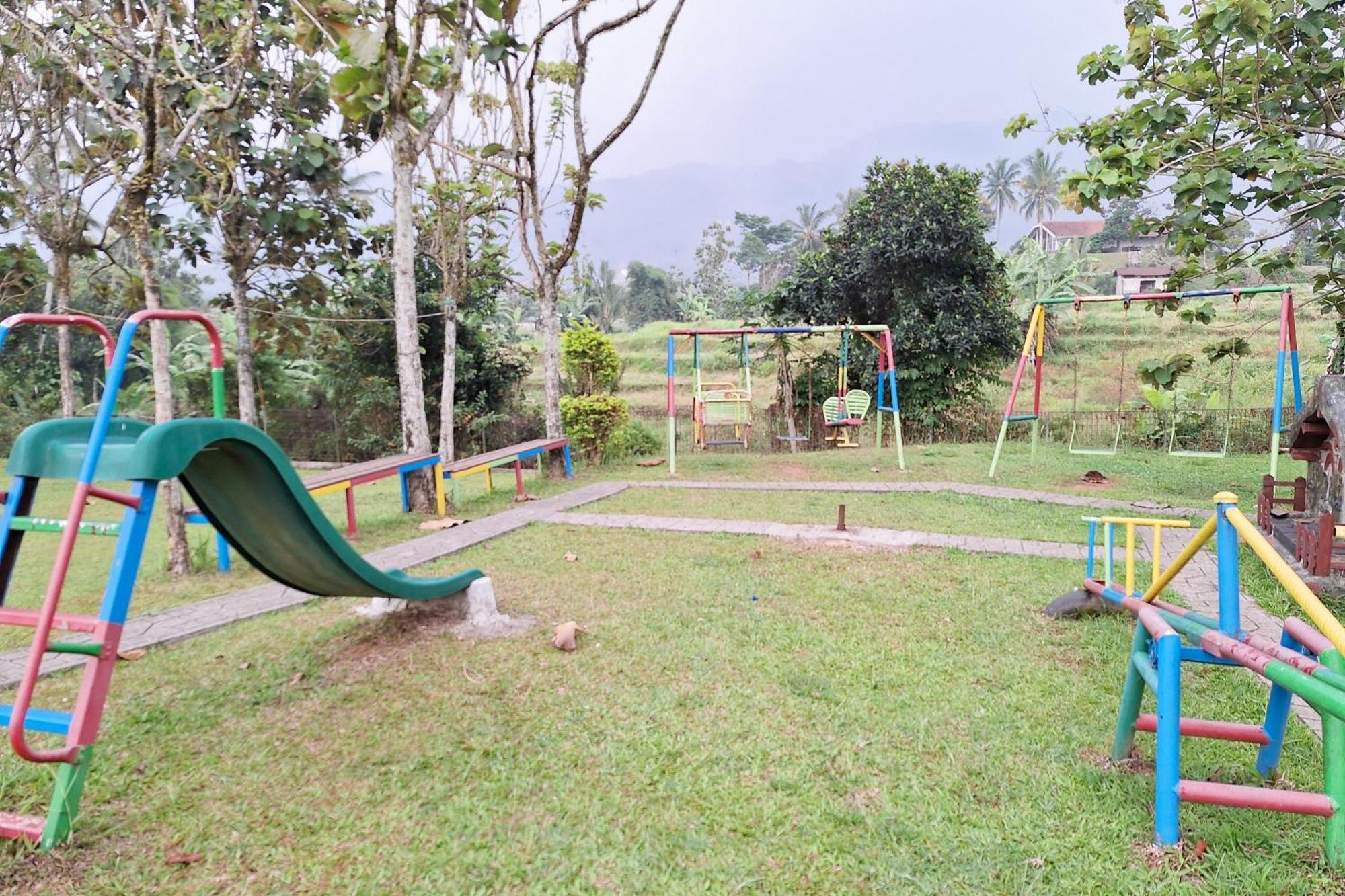 Reddoorz Resort At Tridaya Cisarua Puncak 외부 사진