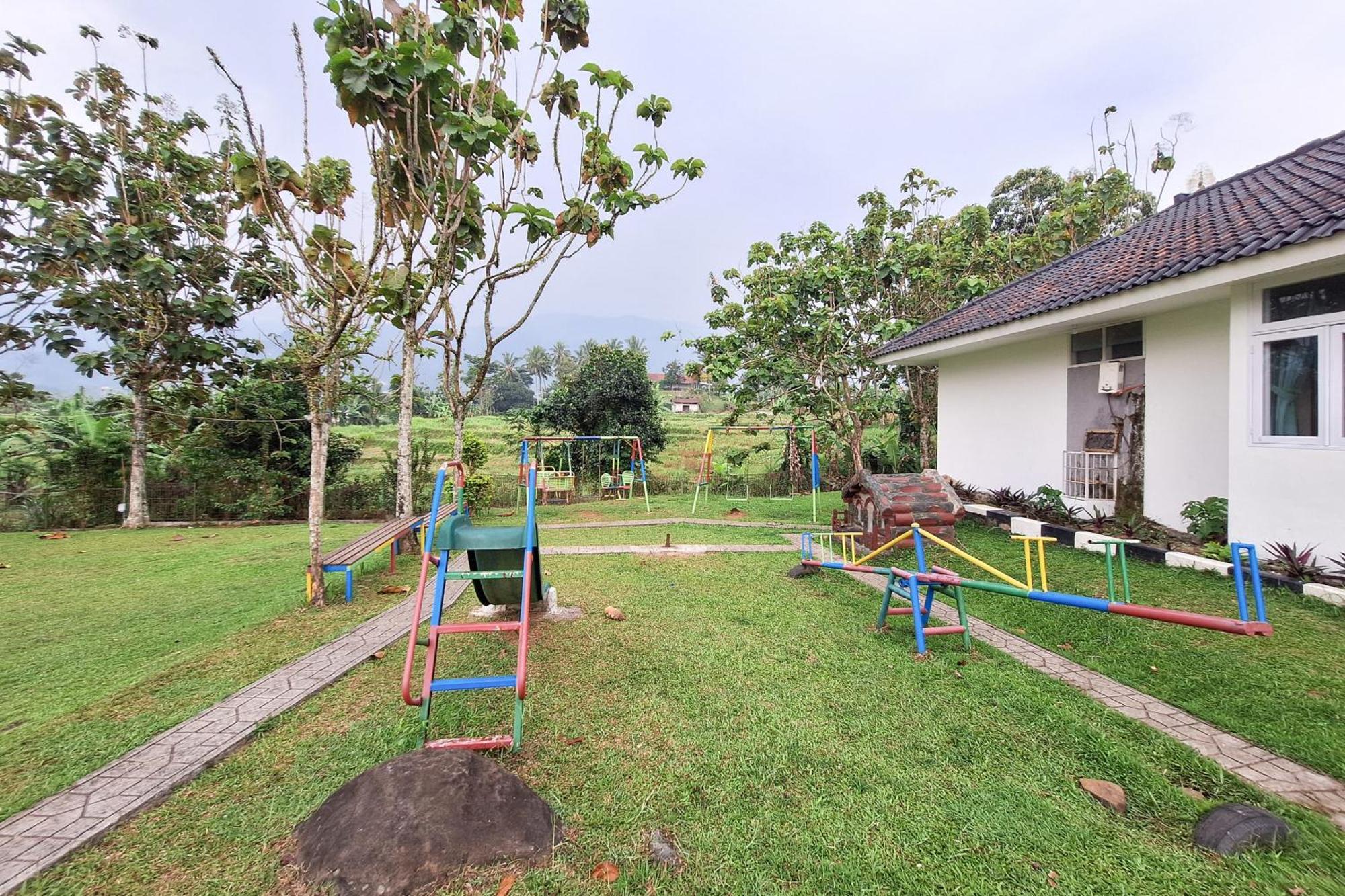 Reddoorz Resort At Tridaya Cisarua Puncak 외부 사진